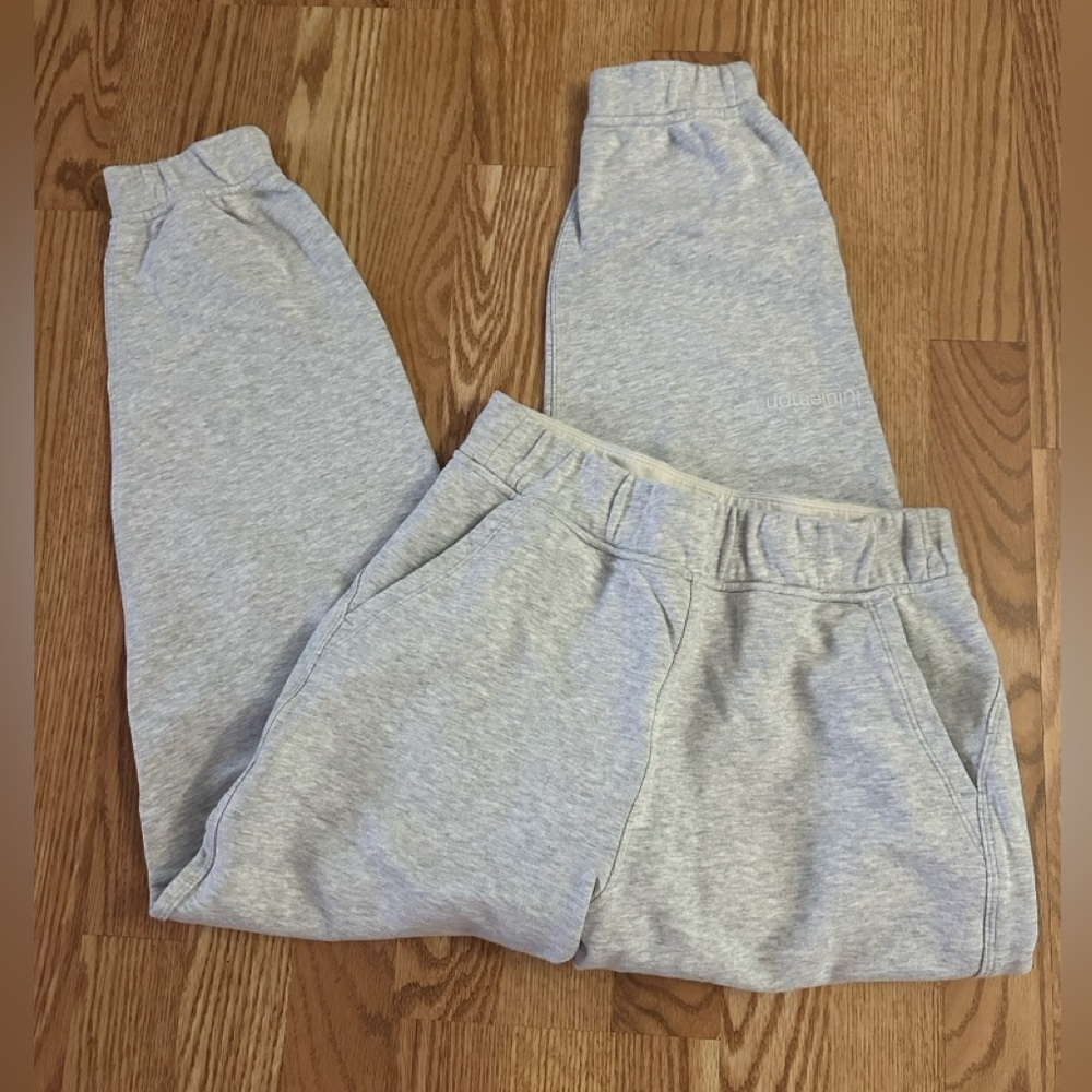 Lululemon Scuba Jogger size 4